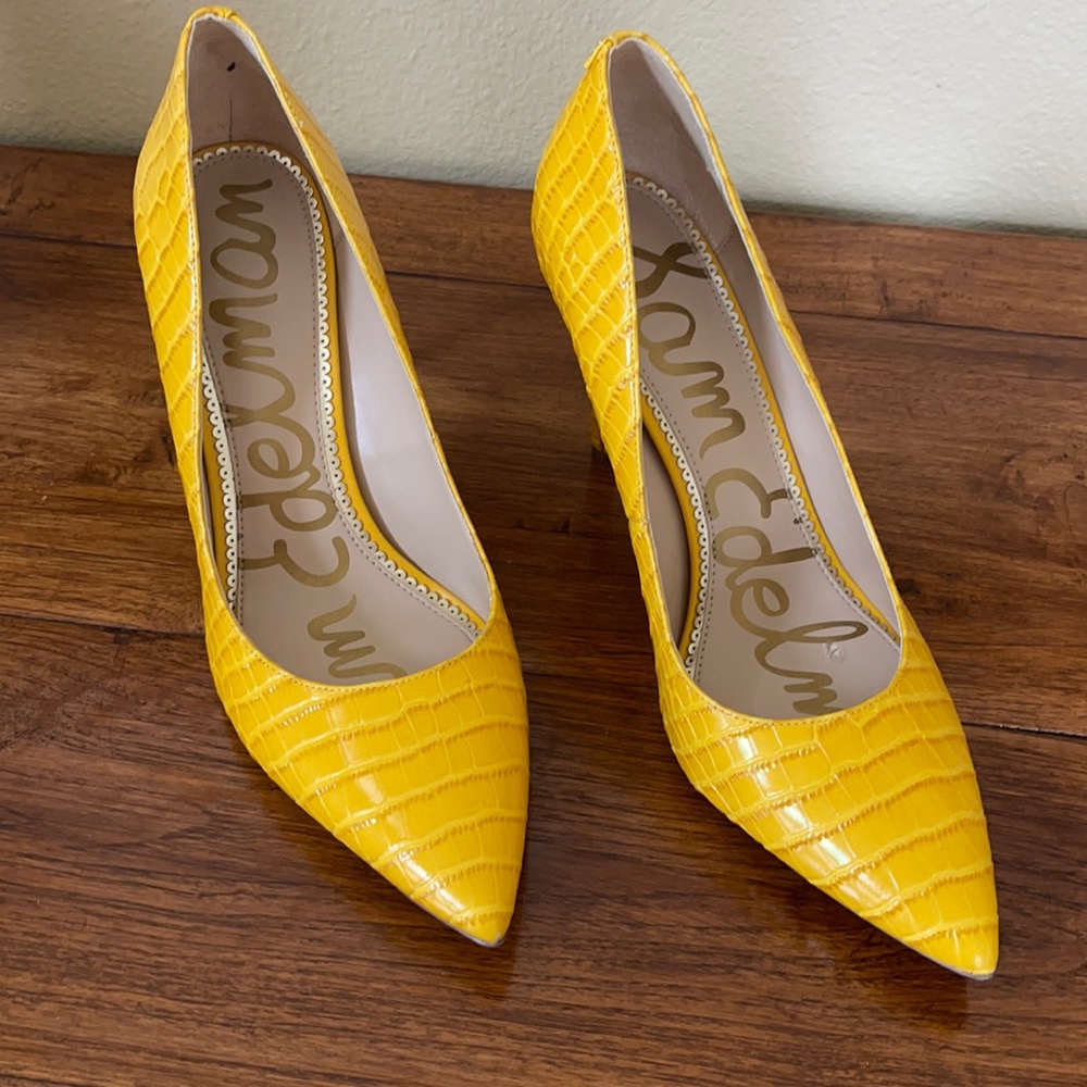 Sam Edelman yellow leather print pumps